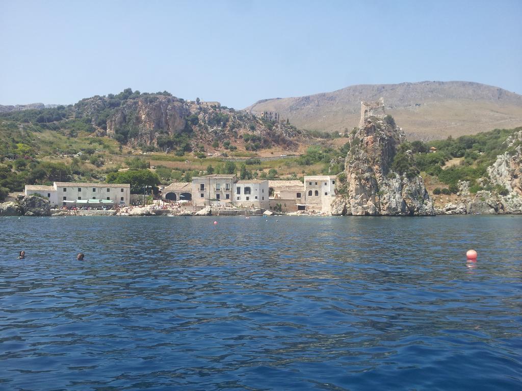 La Casetta Nel Porto Кастеламаре дел Голфо Стая снимка